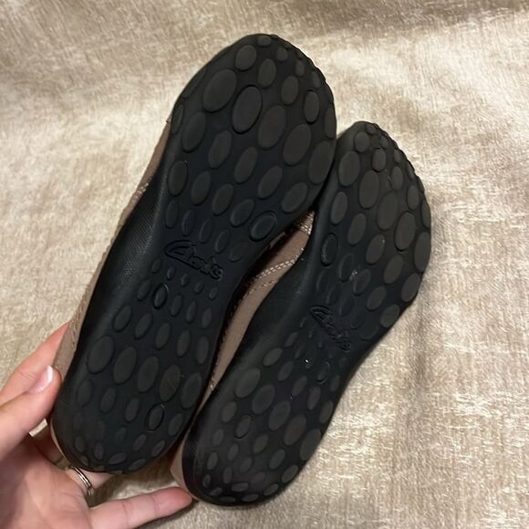 Clarks Cloudstepper Brown Flats - Picture 7 of 9